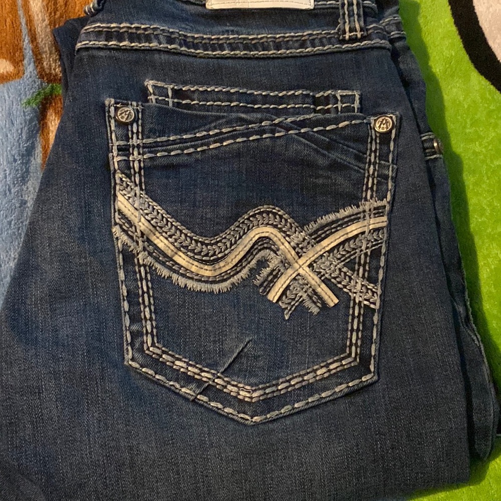 Selling pants Answer/I\e jeans